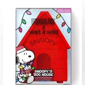 New Wet n  wild peanut snoopy's
dog house